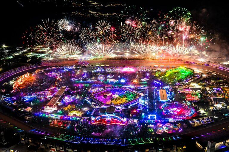 EDC Las Vegas 2021 trở lại đầy ngoạn mục hậu dịch COVID-19
