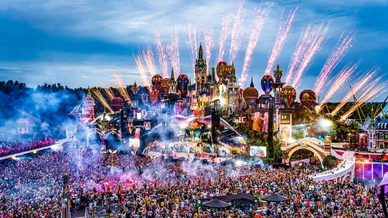 Tomorrowland gia hạn hợp đồng tổ chức tại thị trấn Boom đến năm 2090